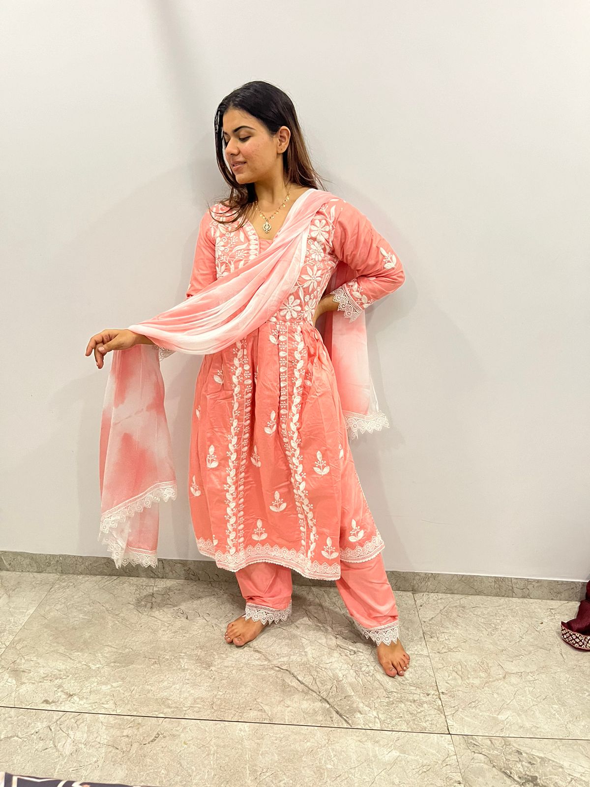 CHIKANKARI REYON COTTON KURTA SET WITH NAZEEN DYE DUPATTA