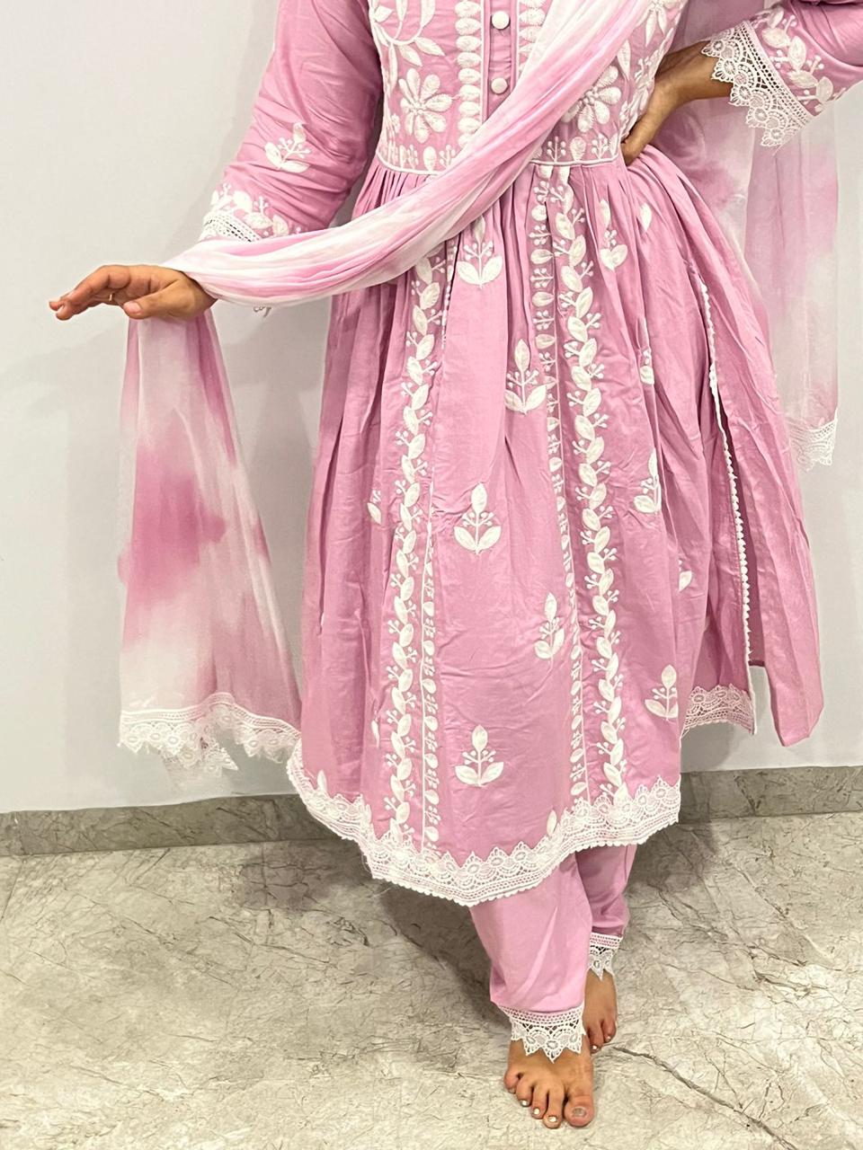 CHIKANKARI REYON COTTON KURTA SET WITH NAZEEN DYE DUPATTA