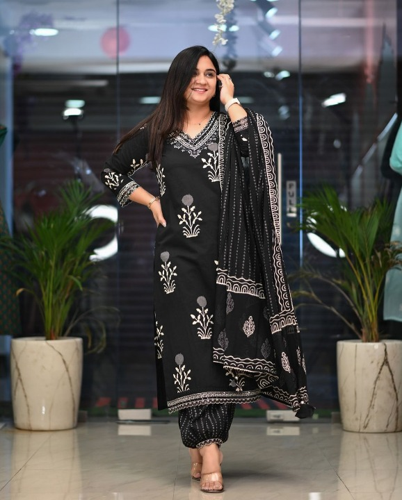 Beautiful Printed Cotton Suit Set