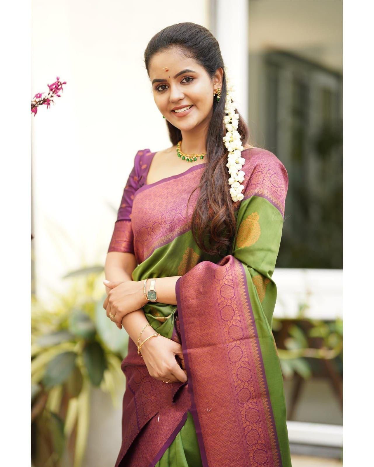 Elegant Soft Lichi Silk Saree with Jacquard Work