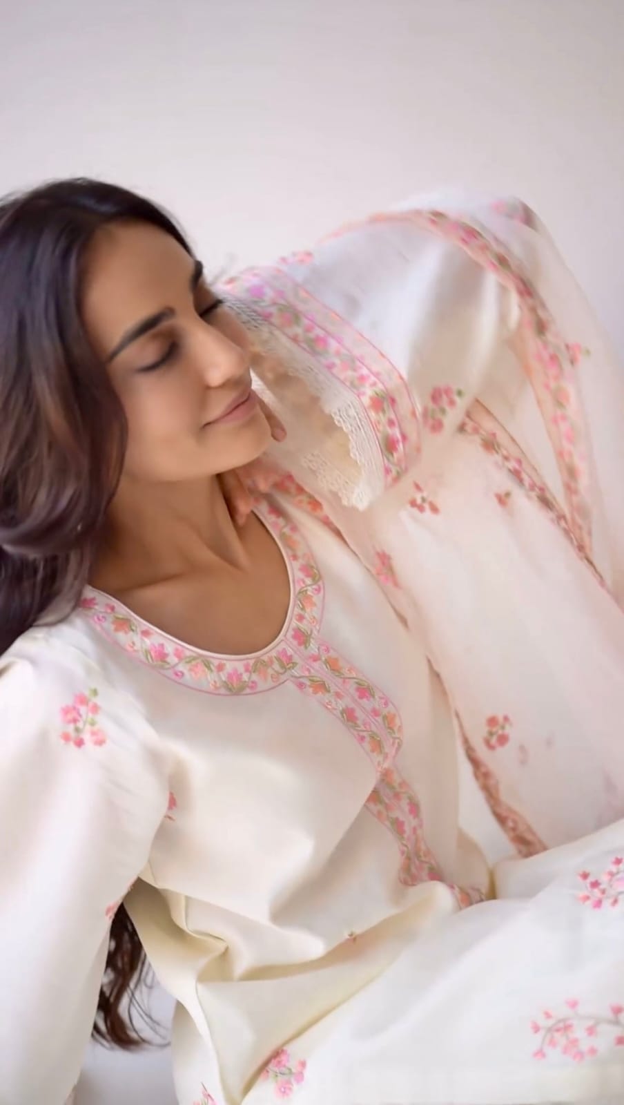 Elegance White Chanderi Embroidered Suit Set