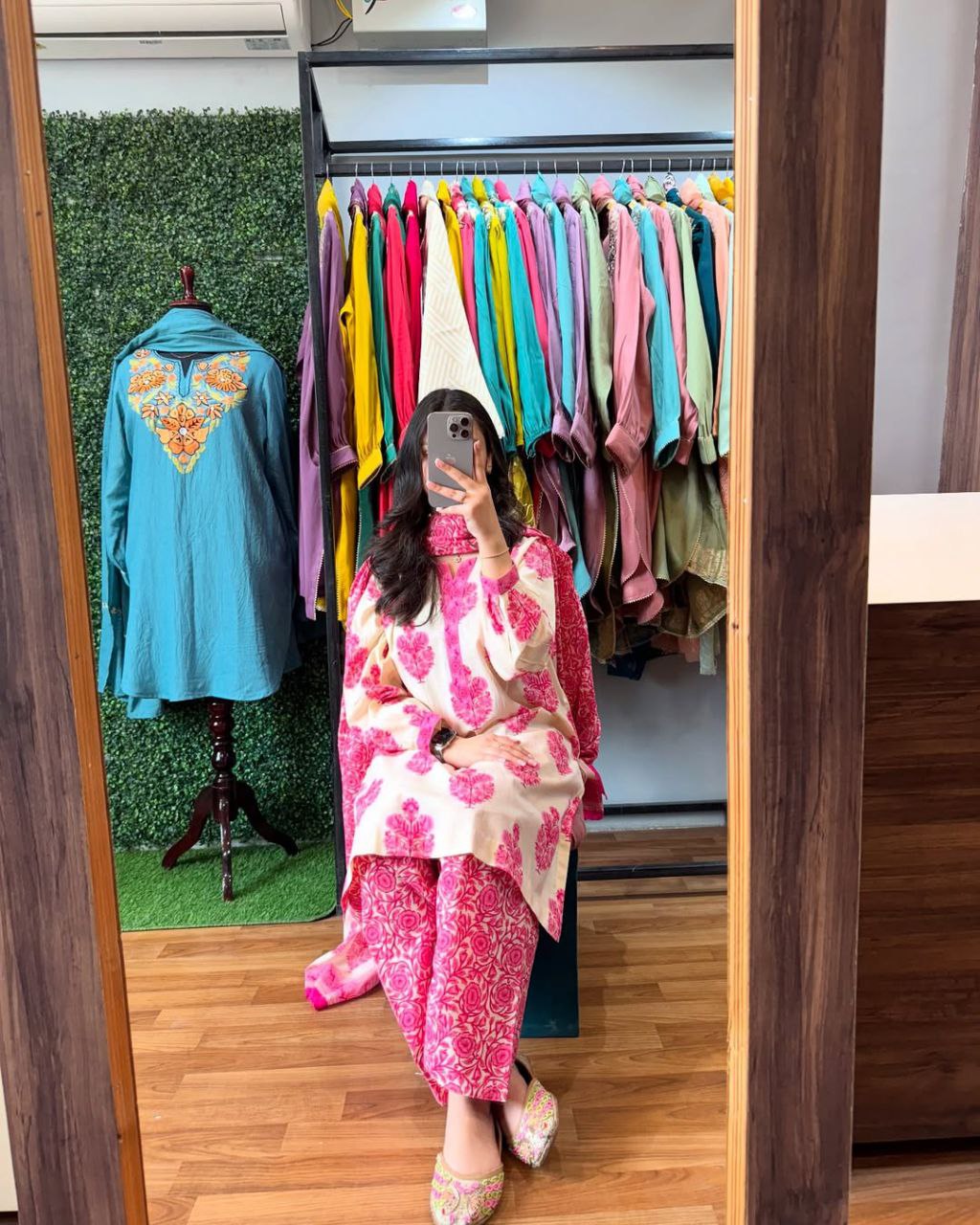 Effortless Style Meets Everyday Comfort – Mal Cotton Co-ord Set with Dupatta