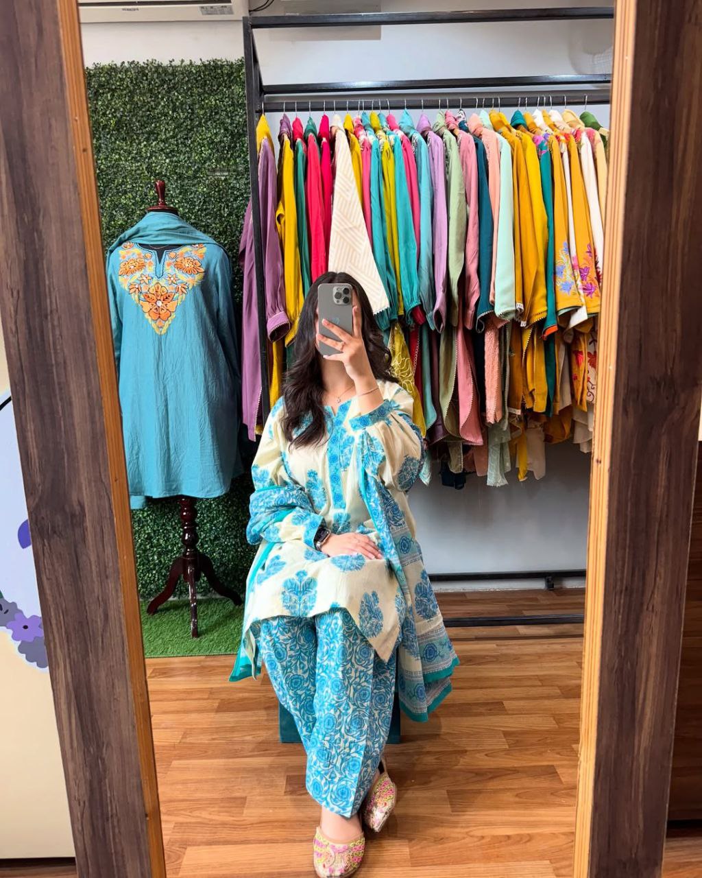 Effortless Style Meets Everyday Comfort – Mal Cotton Co-ord Set with Dupatta