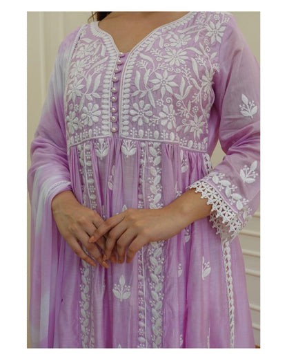 CHIKANKARI REYON COTTON KURTA SET WITH NAZEEN DYE DUPATTA.