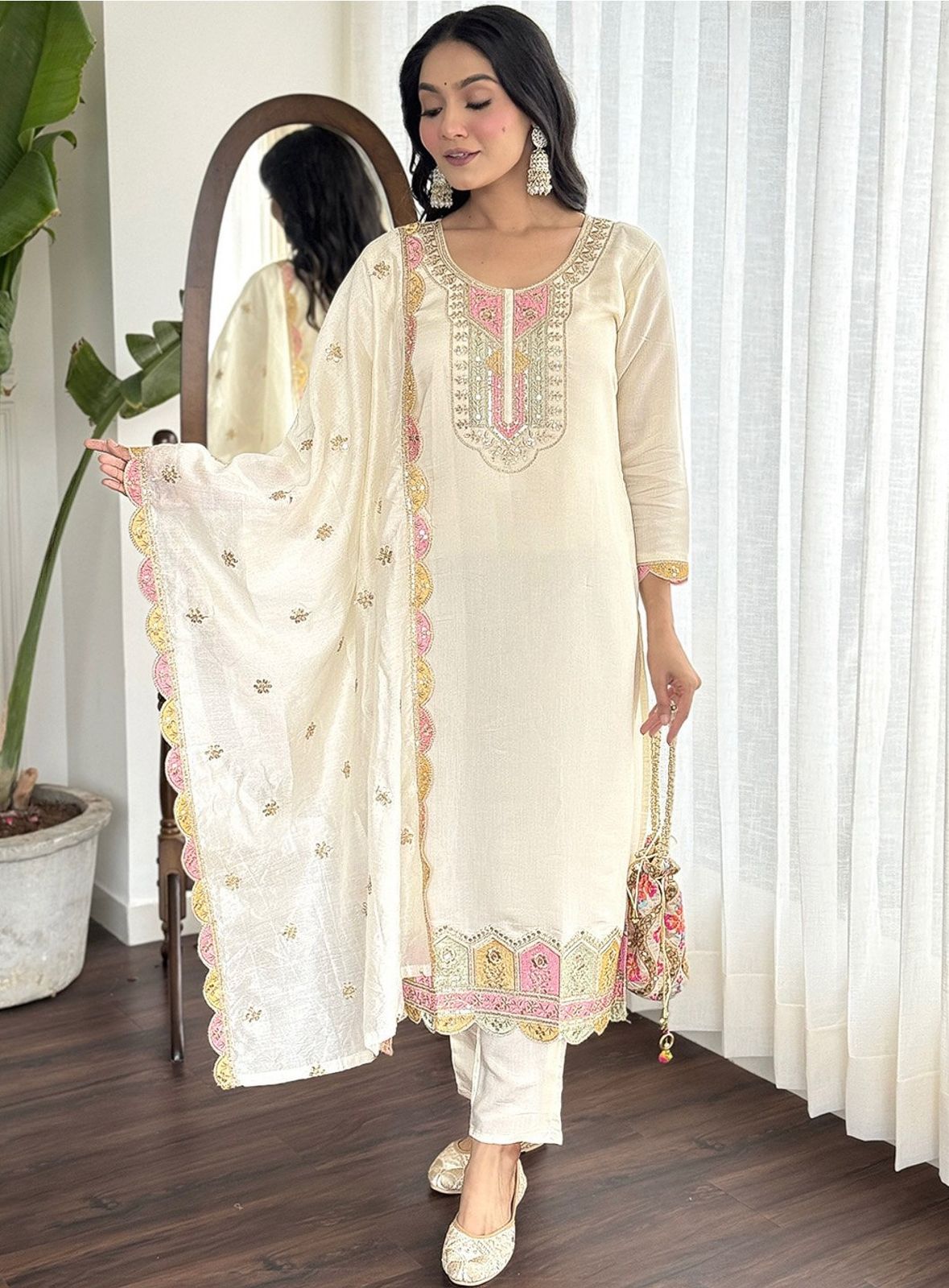 Women Embellished & Embroidery Straight Kurta Set