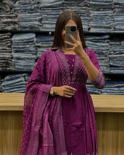 Beautiful Anarkali kurta pant dupatta
