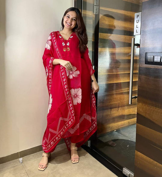 BEAUTIFUL FLOWER PRINT KURTA SET
