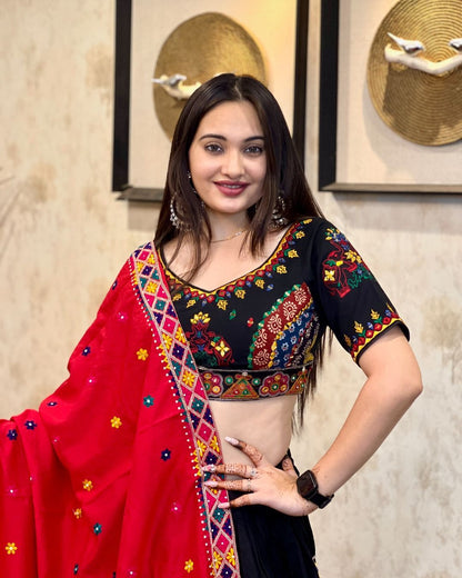 BEAUTIFUL LEHNGA CHOLI