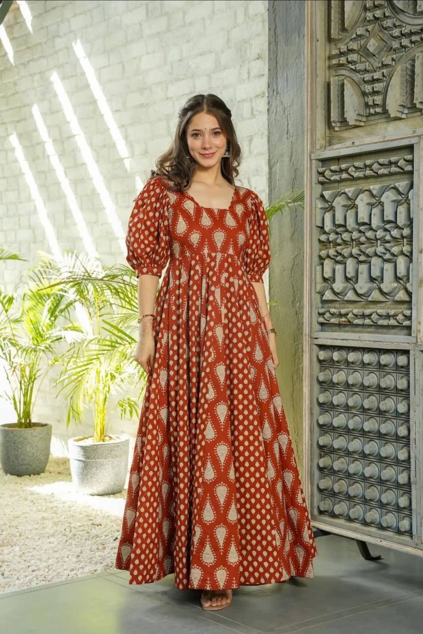 BEAUTIFUL HEAVY ANARKALI GOWN