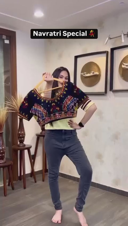 BEAUTIFUL LEHNGA CHOLI